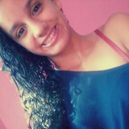 Morena, 12 aninhos, solteira, chata e complicada.