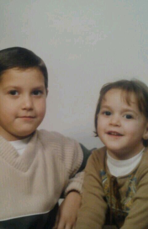 Imaginate tu y yo dentro de 10 años,en una casa con nuestros hijos,seria jodidamente perfecto *__*  La amo con locura 17♥