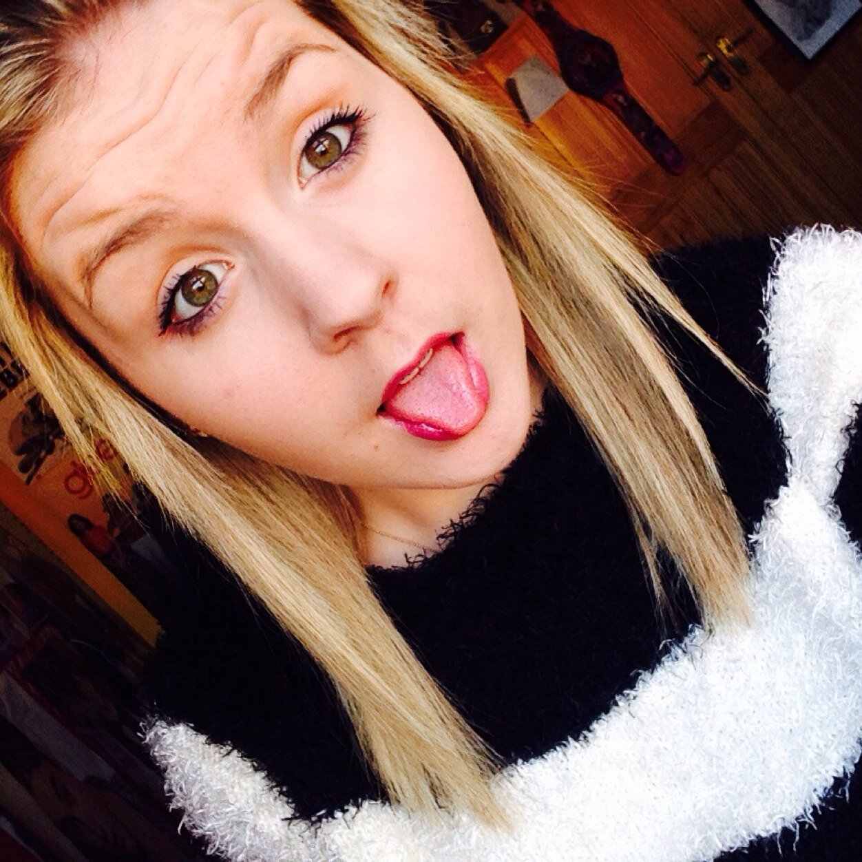 cathy_bell99's profile picture. Hi :) follow me?:)