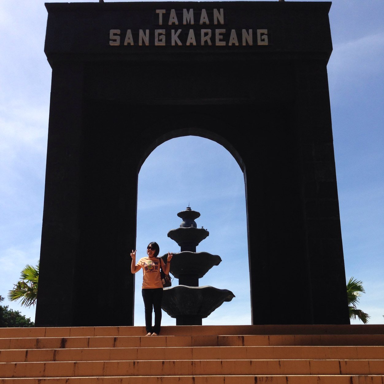 Vaniadwi89's profile picture. Be nice and humble