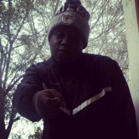 Cooling In Da 2-6 Flexin & Finessein Go Follow Bestfriend @ItsKeeCUH