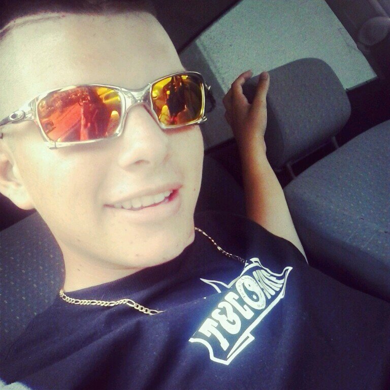 Quer saber o que eu faço, quer estudar o nosso jeito de ser, mulher o que tu quiser tu vai ter, nosso mundo é inconfundível de intender ♪