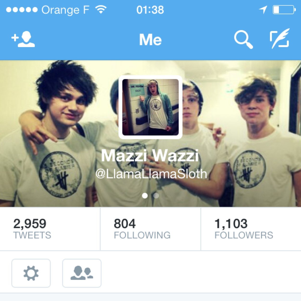 Please go follow @llamallamasloth i follow all her followers onley so follow for a free follow off me:$ thnx