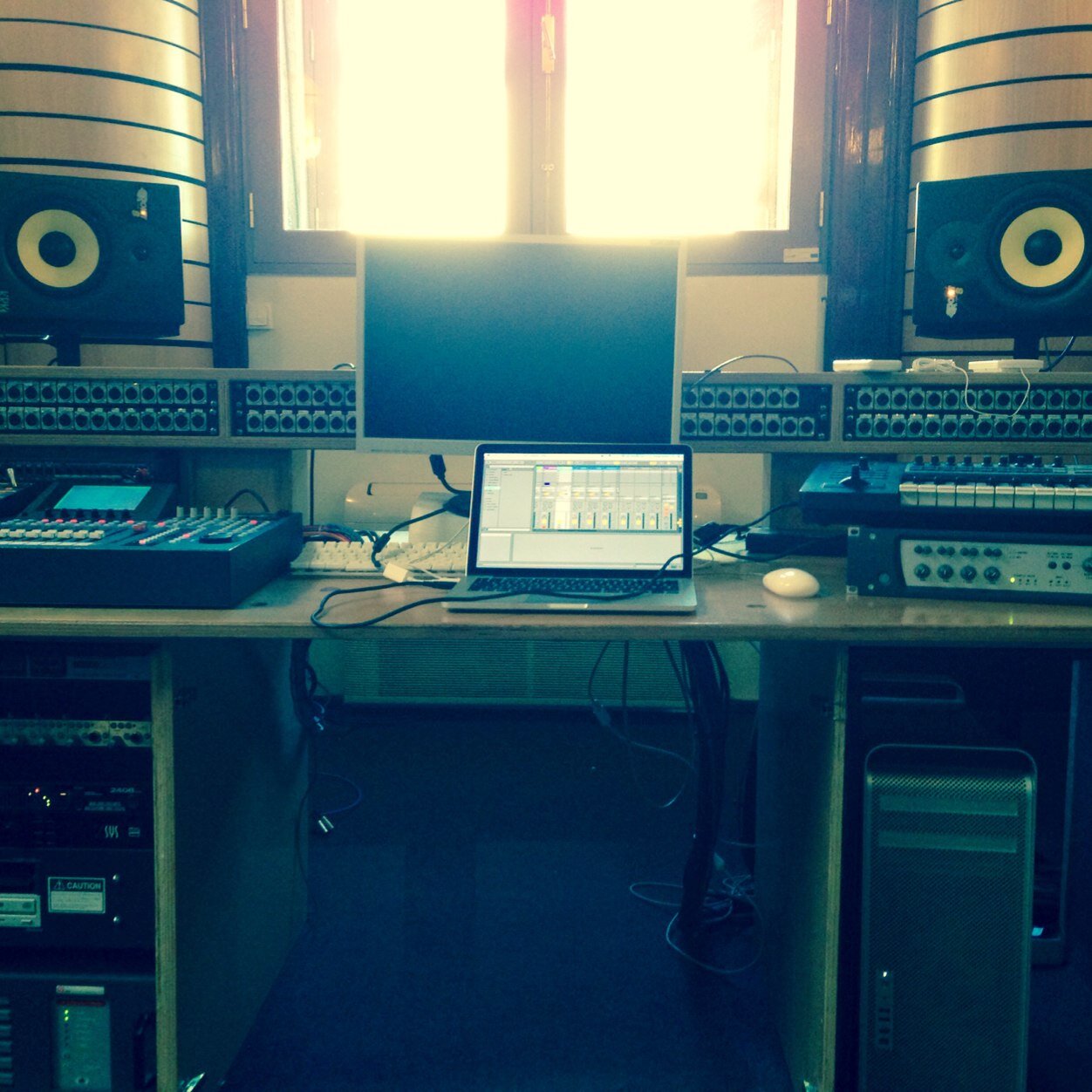 Ask_Audio's profile picture. Ask Audio is a new Twitter page, dedicated to all who are interested in the area of entertainment, including audio.