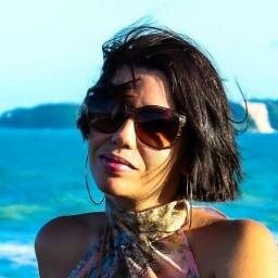 Olá, bem vind@ ao meu twitter! Sou Gisele Bezerra: mulher, mãe, professora, bióloga, esposa, filha, irmã, amiga, santista e extremamente apaixonada pela vida...