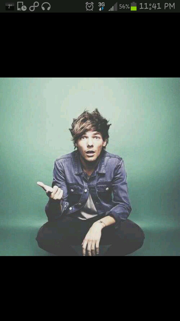 fandomsbecrayxx's profile picture. idk what's happening