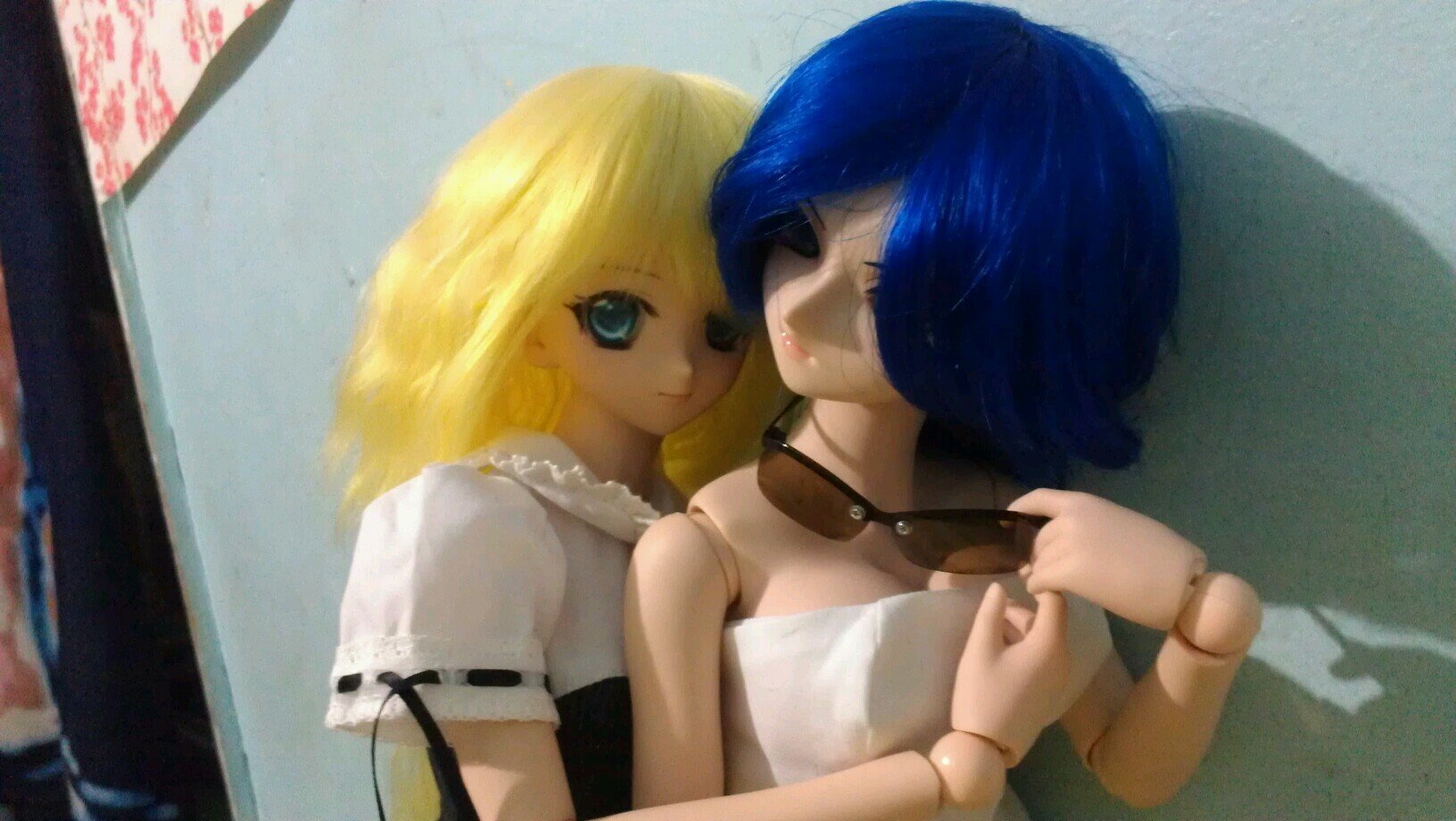 I dunno, talk to me and find out. I like Dolls, Donghua, Monster Hunter, Photography and KillTeam. I'm sure there's more we chan talk about ^ ^
