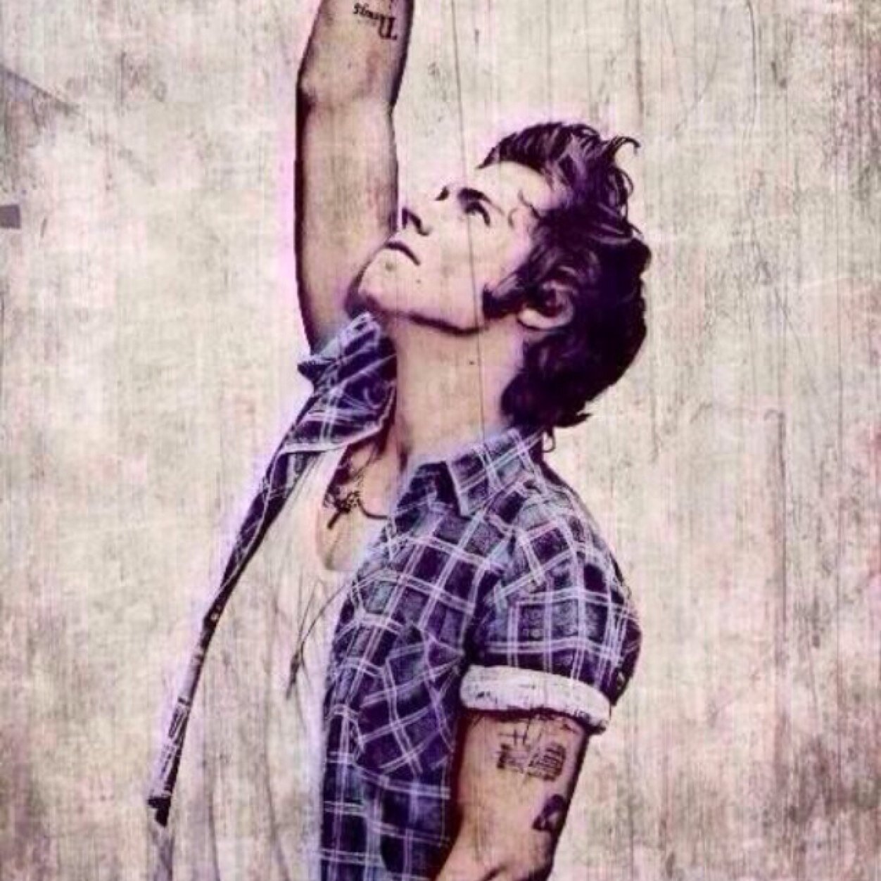 You just got a free follow!! Follow @Jesvinarry or ill unfollow, she follows back just ask or fav one of her tweets! Ily guys