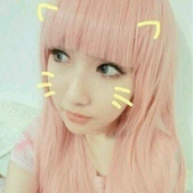 لحد يسوي فولو هنا كلكم سوو في ذا @2ne1_sone2 إلي يسوي فولو هنا #بلوكك !!