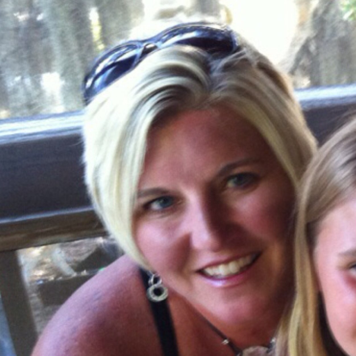 Married to my best friend, mother to 2 awesome kids, teacher and tennis coach at Buford City Schools. Proud Georgia Bulldog and Buford Wolf!!