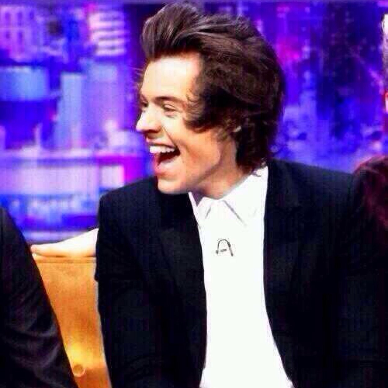 Hii :) Please follow @harrypotteryyyy ask for a follow back and she will :) thank you!