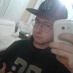 Levo minha vida 1 km de cada vez , nada mais importa , durante 10 segundos ou menos eu soou livre! (Dom Toretto)