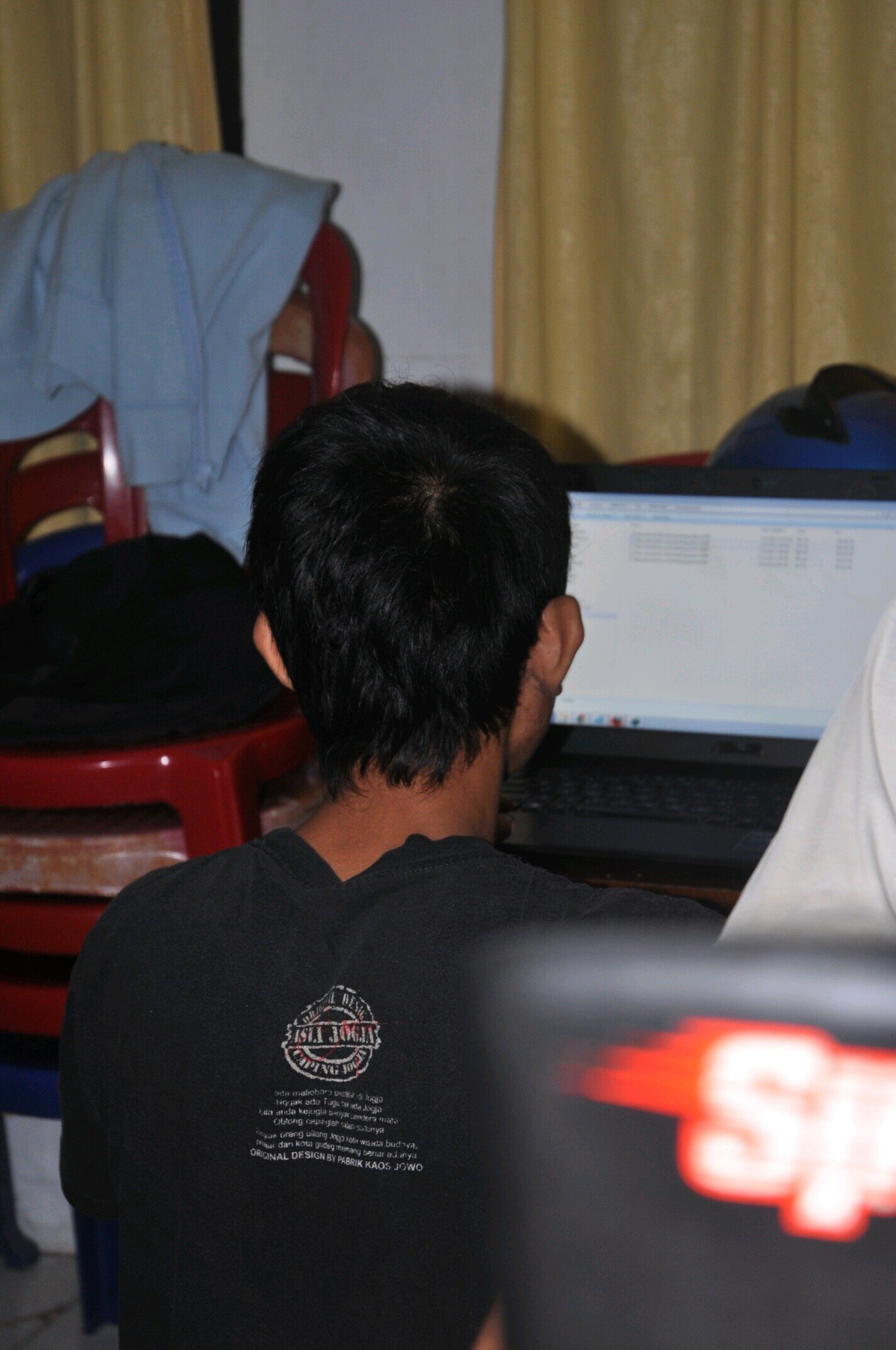 | Middle Level Linux User | IG: @n1md4 |