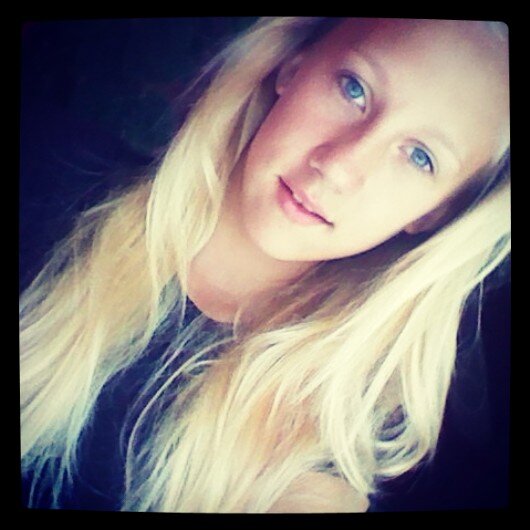 Hello! My name is Monika and I'm 12 years old! I live in England ! I love Miley Cyrus ♥ Follow 4 Follow ! ♫♪♫