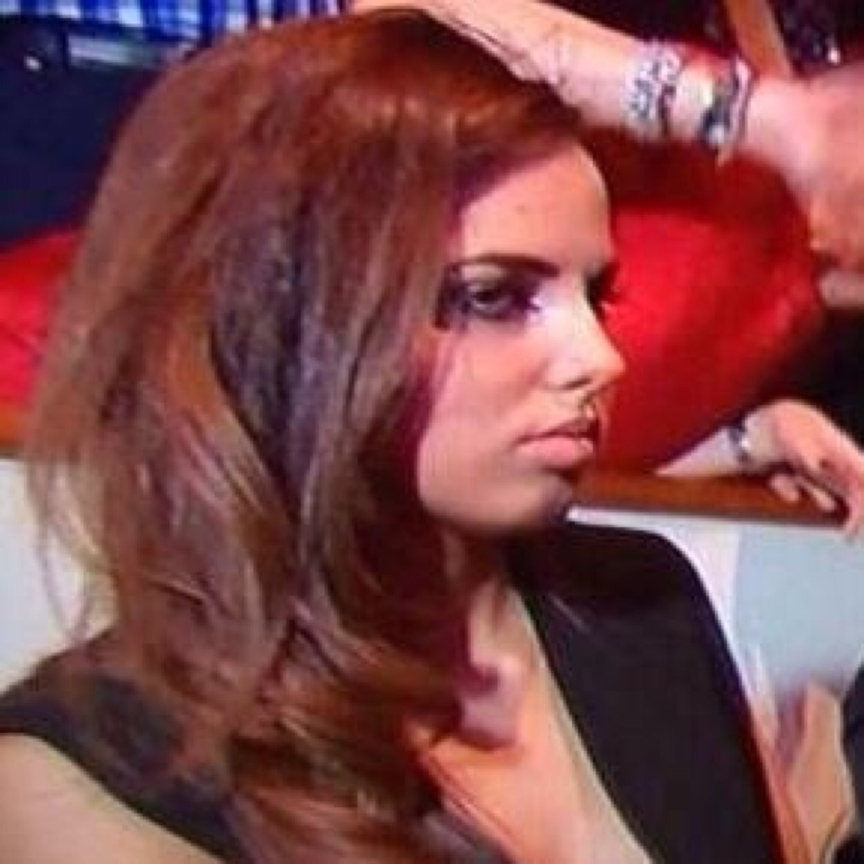 Follow @WeAreTheCraic or i unfollow