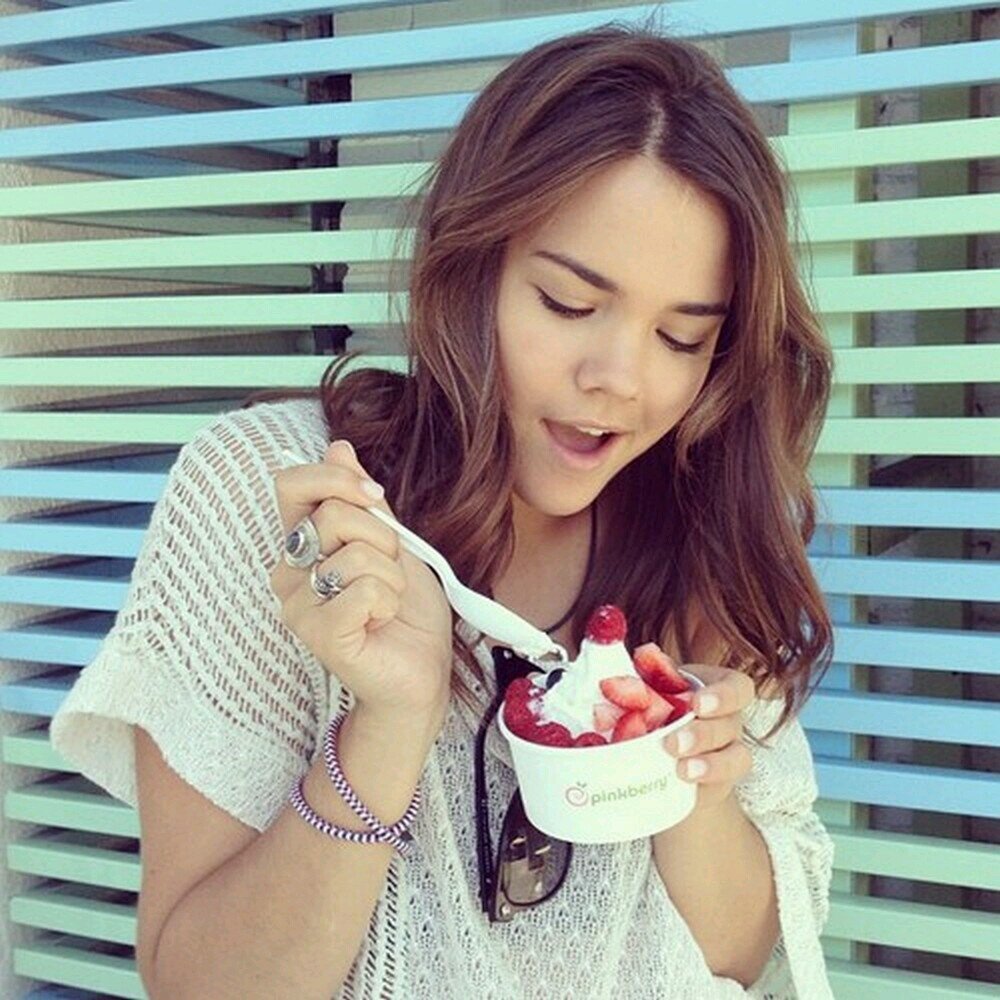 My name is McKenzie, but you can call me Mac. I'm shy, and im 16. My bestfriend is Brady & we love to surf. (Single/Roleplay)