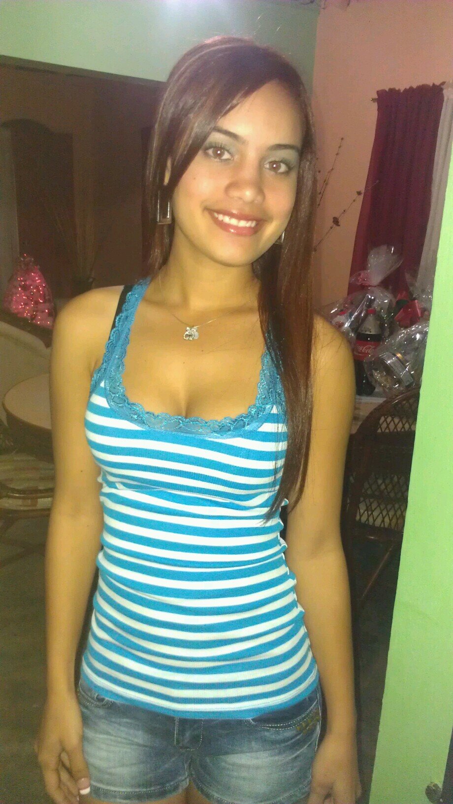 Simplemente amo la vida... soy divertida :) , y super sencilla :*