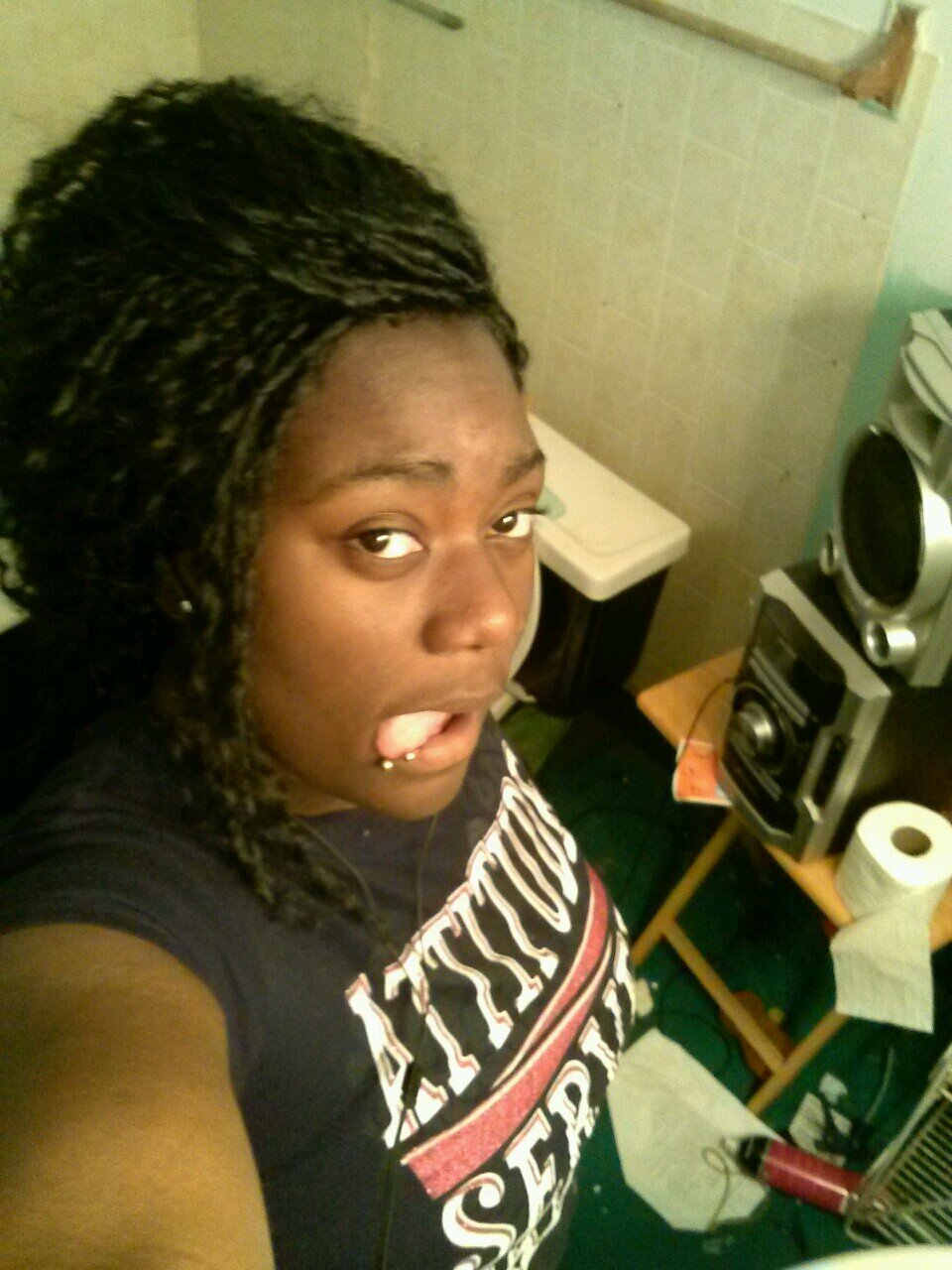 i'm a nice person i can b mean if i wanna b i hate fake azz ppl #TeamFaithful #TeamClassof2012/13