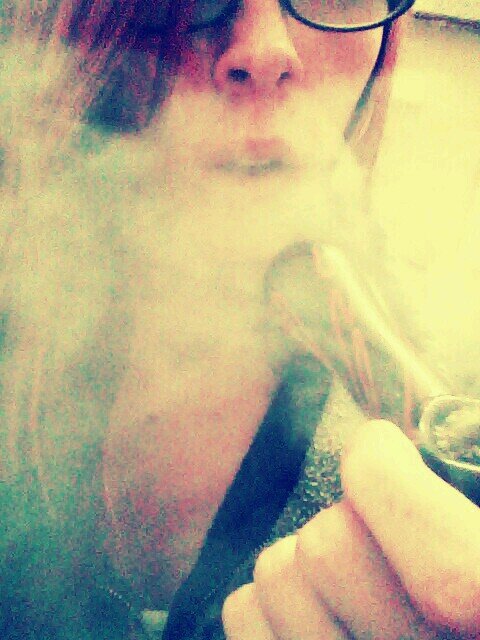 My life revolves around work, college, weed and music. Trust me, I'm not your average stoner girl. #stonernation #hippyvibesinmylife EST: September 2013