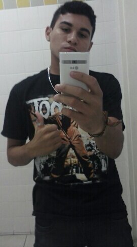 DerikyMln's profile picture. 