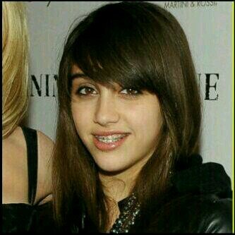 nofa__2013's profile picture. برد الصبح يوجع ضلــوع المخـاليق 
ويذكر ( المشتاق ) منهو له ، اشتاق

وين انت ياللي شوففتك تبعد الضيق 
والخاطر اليا ضاق من شوفتك ، راق