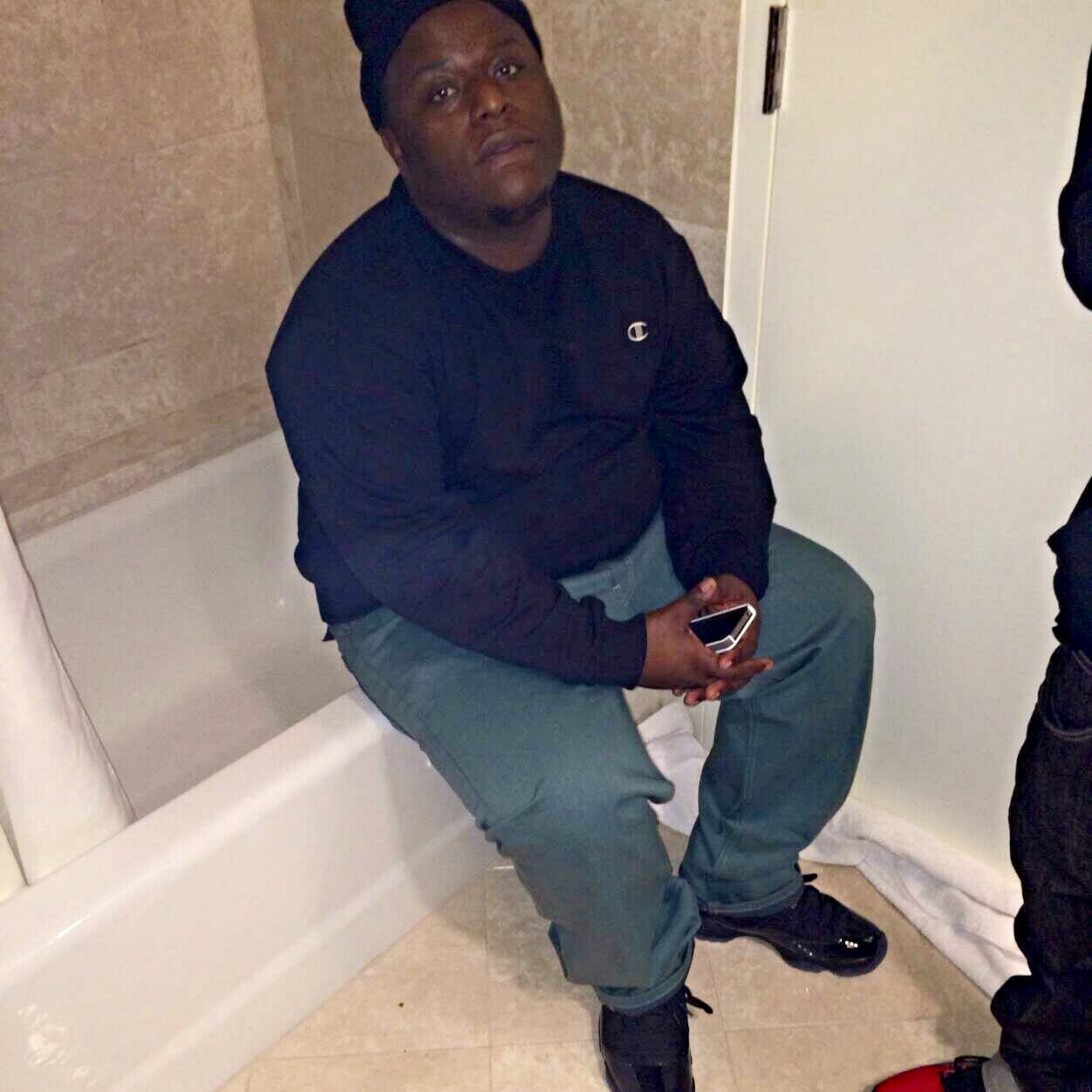 Pay no attention to em, Do em like these bitches do em, Would tell em suck a dick but that might be appealing to em.. 🔙🔛🔝🔜 #ItsMeWhoRunTheCity