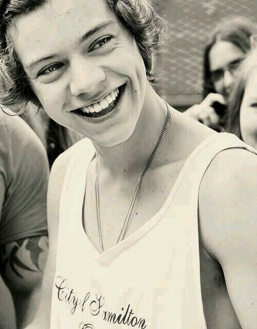 ✧·°» If you want to you can follow me, ily @LOOUKILLEM «°·✧