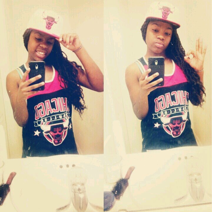 Young , Pretty ♥ , & Single ! I love guyssss ♡ Im only fucking with my Shoootah ' s while making this bread .