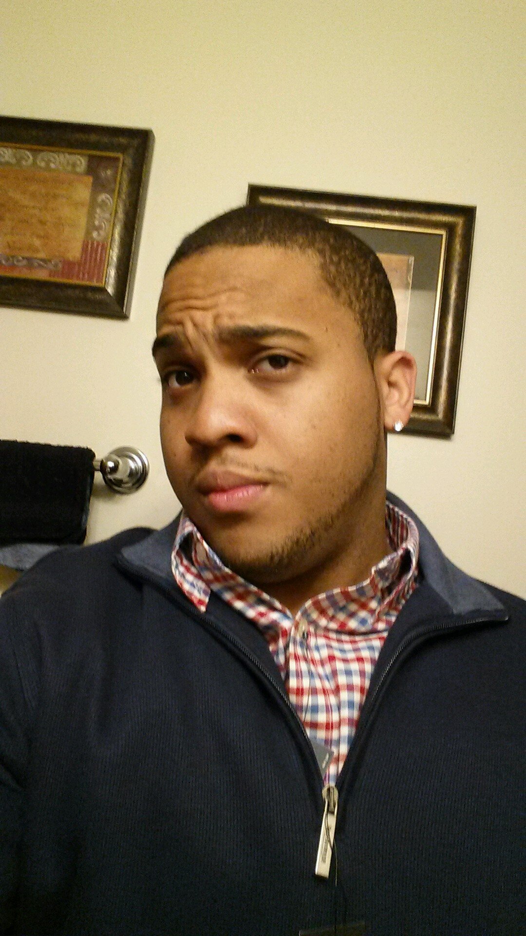 song writer/cool laidback #TeamChicago #TeamBears #TeamSwag
#TeamFollowBack #TeamCapricorn 
#TeamBulls #TeamAlphasigs
#TeamJesus
 #Fresh