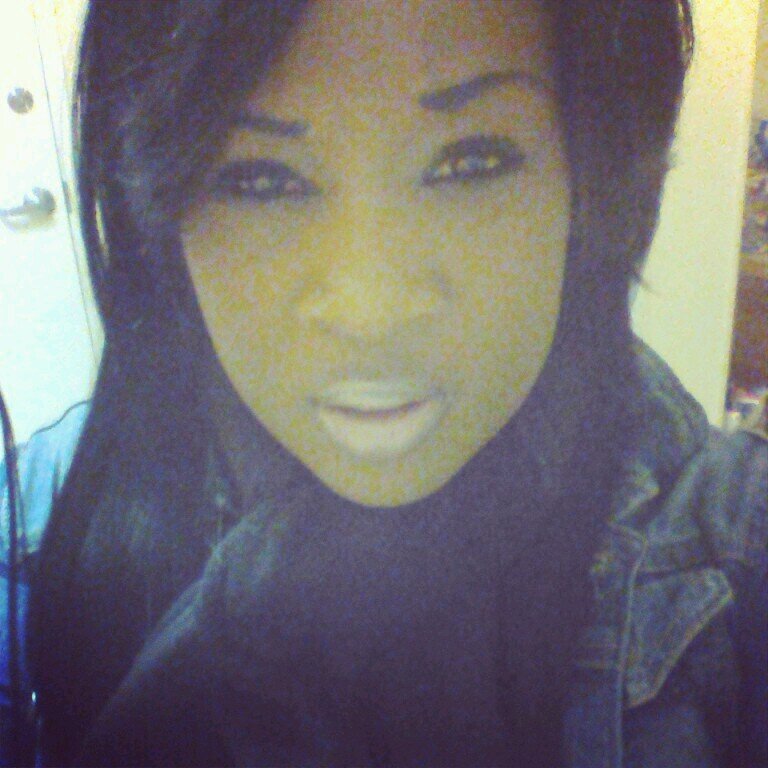 DONT BE MAD CUZ IM PRETTY OR WATEVEA