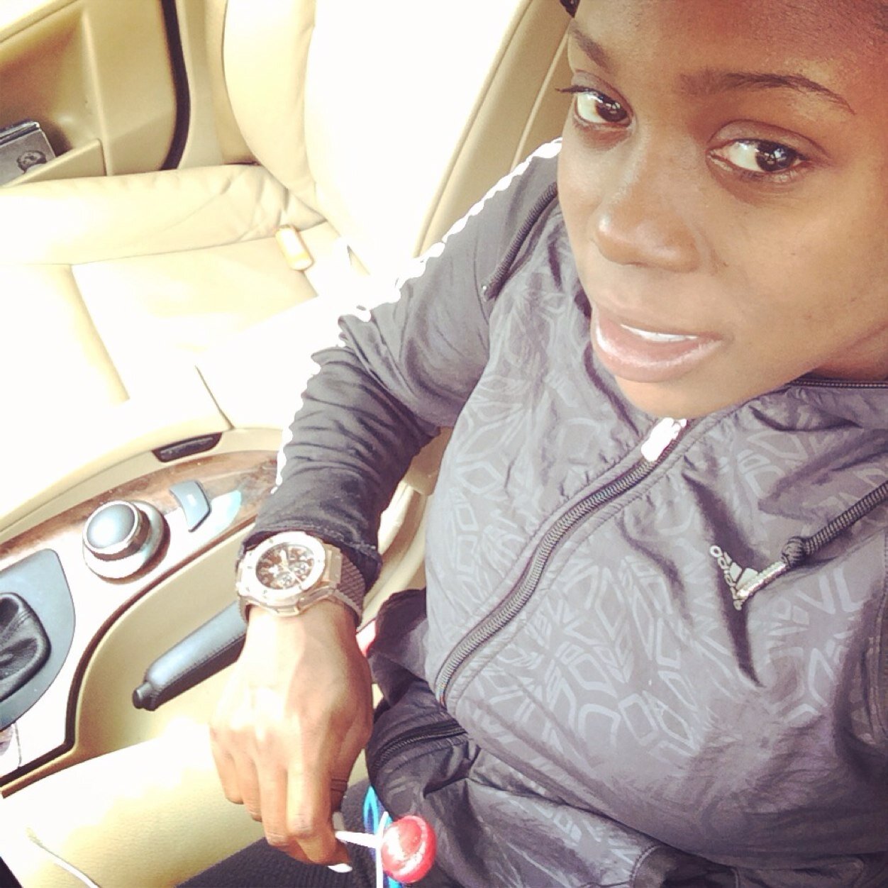 _ShySelfMade's profile picture. Live.Love.Learn. 
❤️✌️