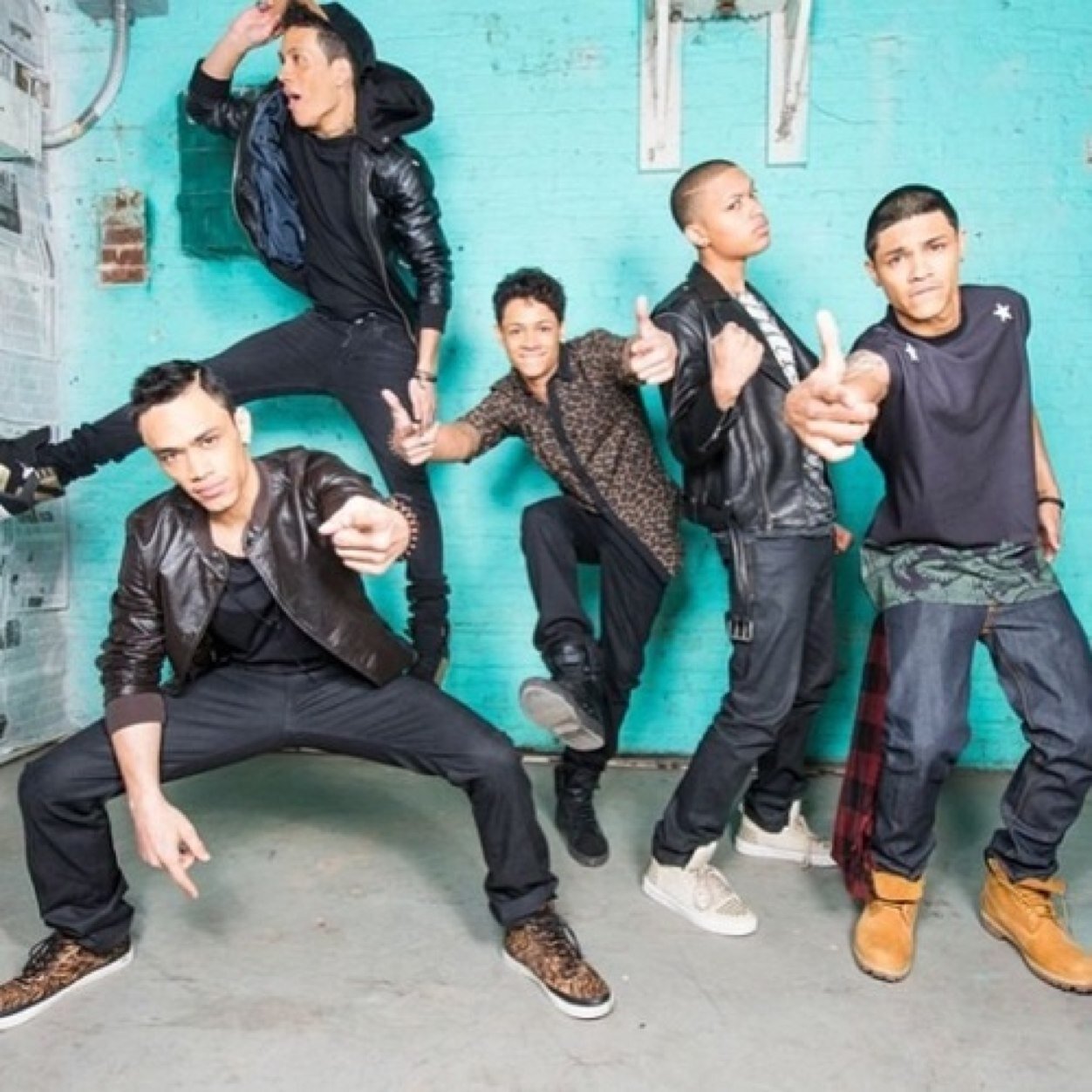 2/5 // Follow : @CarnellofB5 @BryanBreeding @OwenBreeding @KelTheFlow @DustinMichael00 & @B5Online // ran by @AudreyGuiden