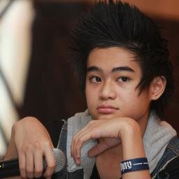FIRST OFFICIAL FANBASE #matatastory PADANG followed mentioned by @alifmatata awak keluarga #matatastory yoo:D