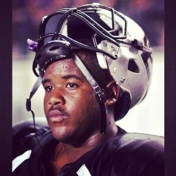 DreIvey_'s profile picture. 17 . Football .