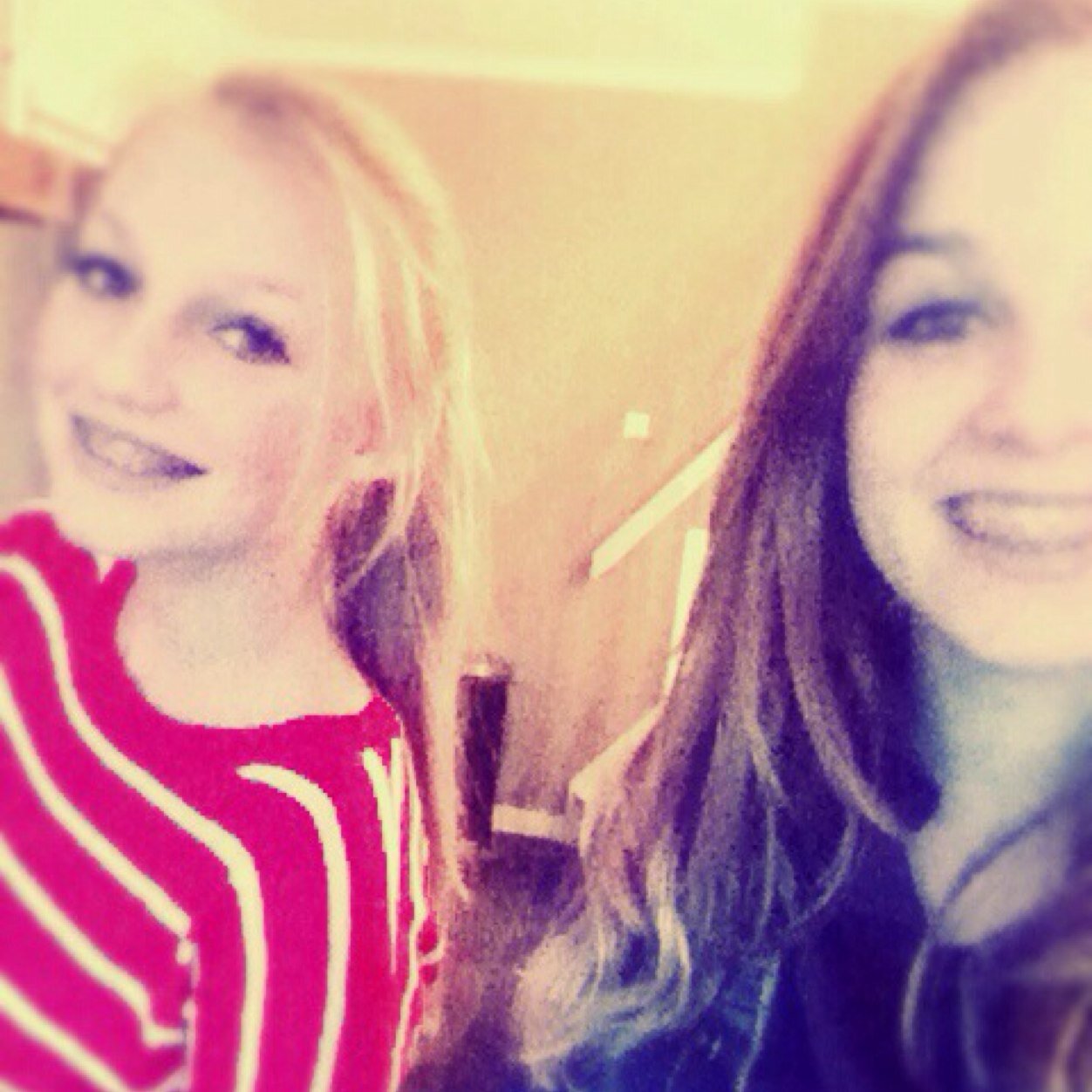 13 jaartjes oud / meander college H21 / hou van mijn friends/ paardrijden en volleybal