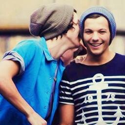 I only Ship Larry when they confirm that they are dating ! And I only ship Elounor when they get married ! We are here for music not for their personal life !