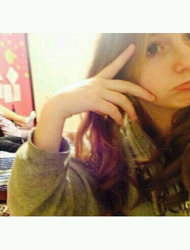 Hooi ik ben rebecca ik heb een nieuw account op twitter een beetje een seksueel account dus vollow me!!! Ik heb wel whatsapp maar diega ik lekker niet geven