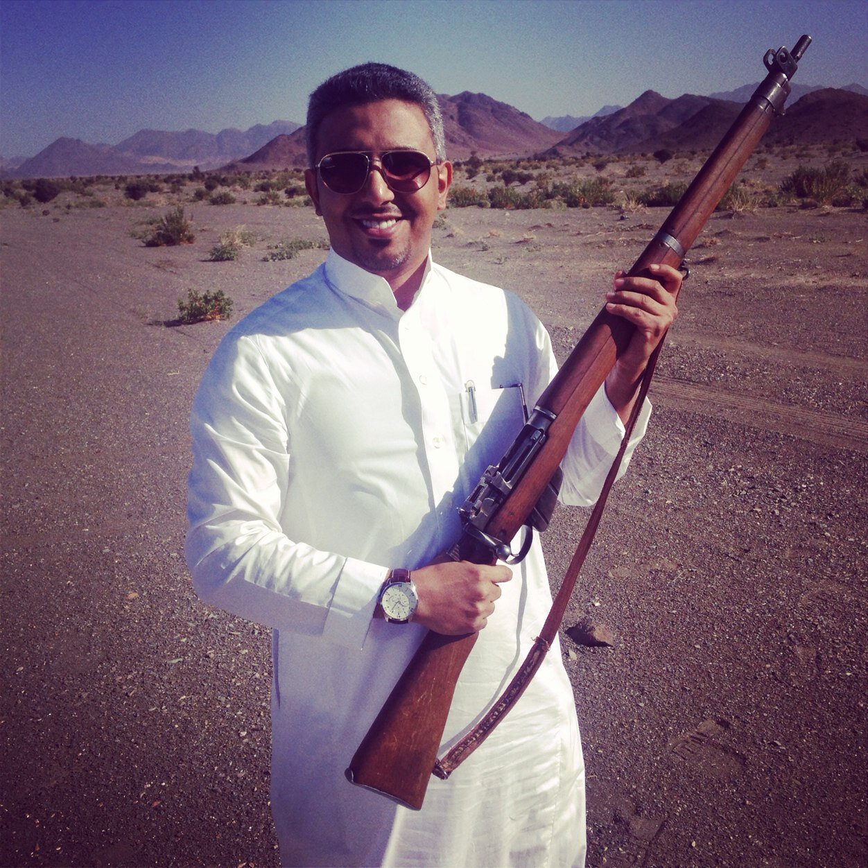 تاجر بسيط انياب التجار متسلطه علي ابحث عن حلمي بينهم ولكن بدون انياب kabirff@hotmail.com