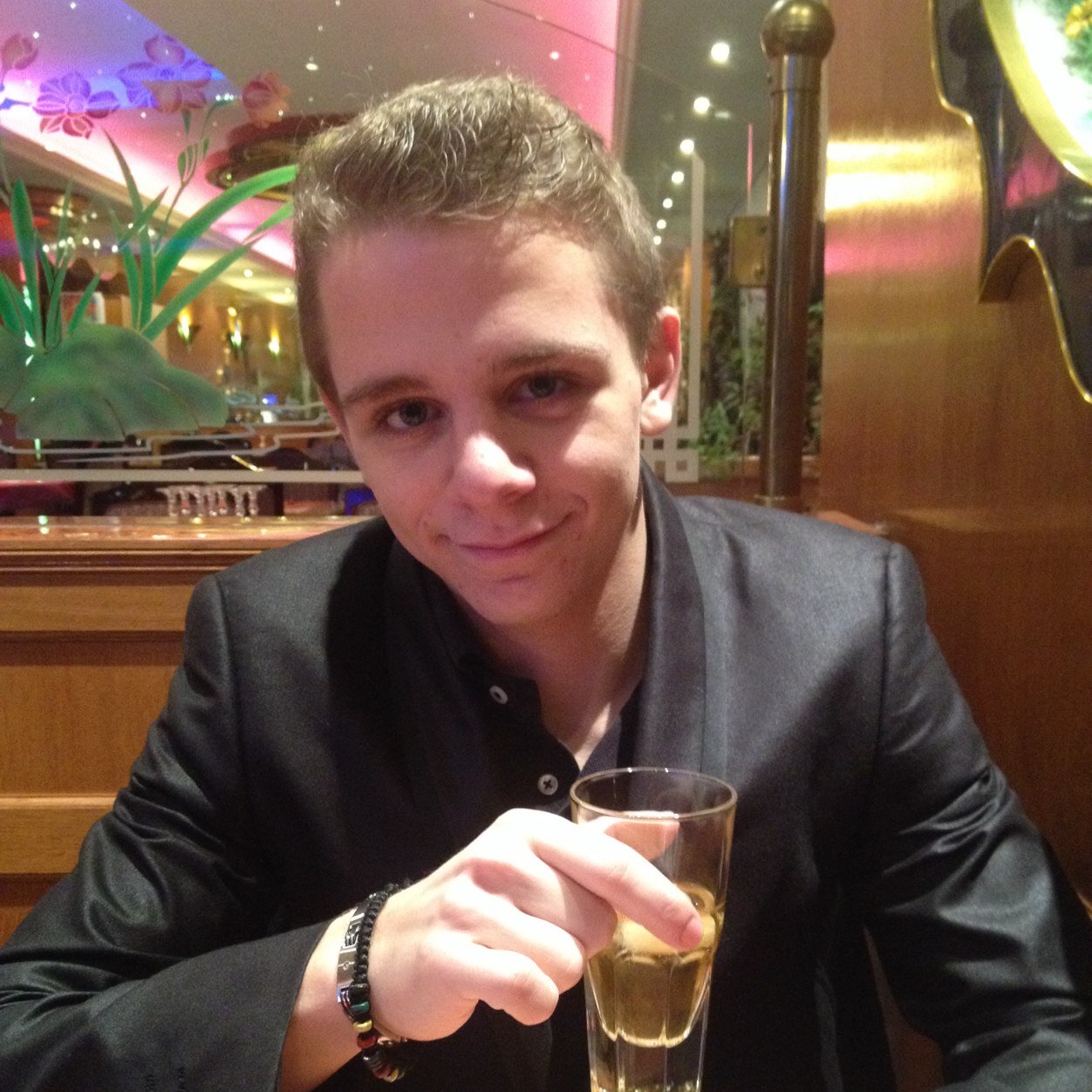 MathCwt_L's profile picture. 