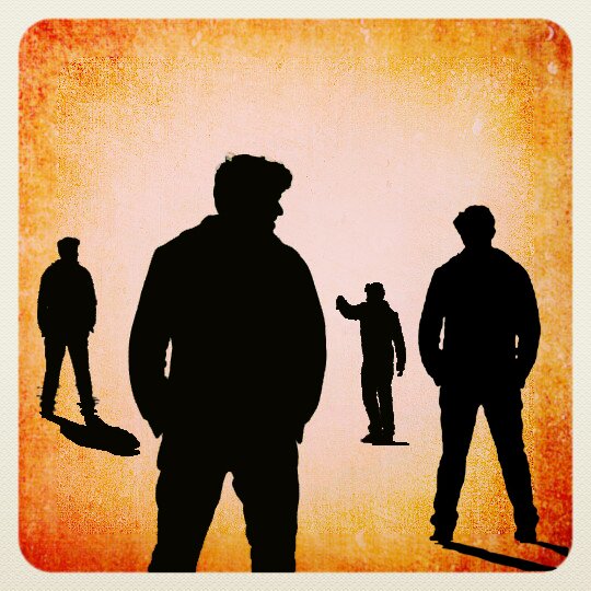loves to play with children , photography , acting , singing , dancing , painting , drawing ...and digital works........want to be a unique man.....