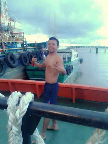 Akhbar_90's profile picture. I'm 23 YO, like the same father, uncle, fat, bears, hairy man for ages 30 and above my KIK : Akbar0990 and my instagram Akhbarali90