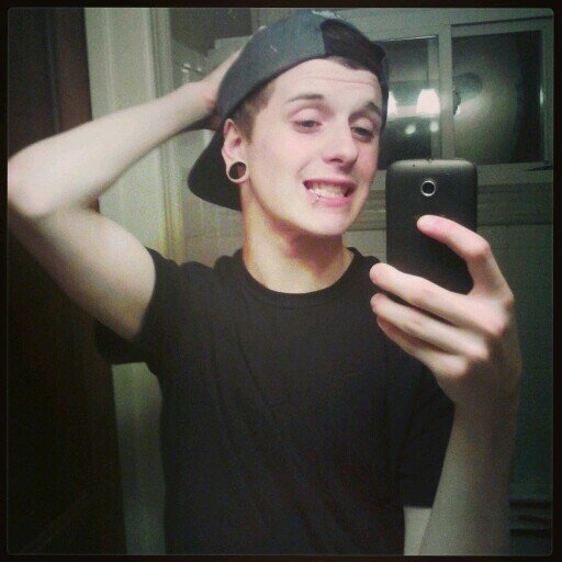 Robert Korn. 20, look 15. I go hard in the paint. IG: Kornontherob. Get at me. #Deepshit