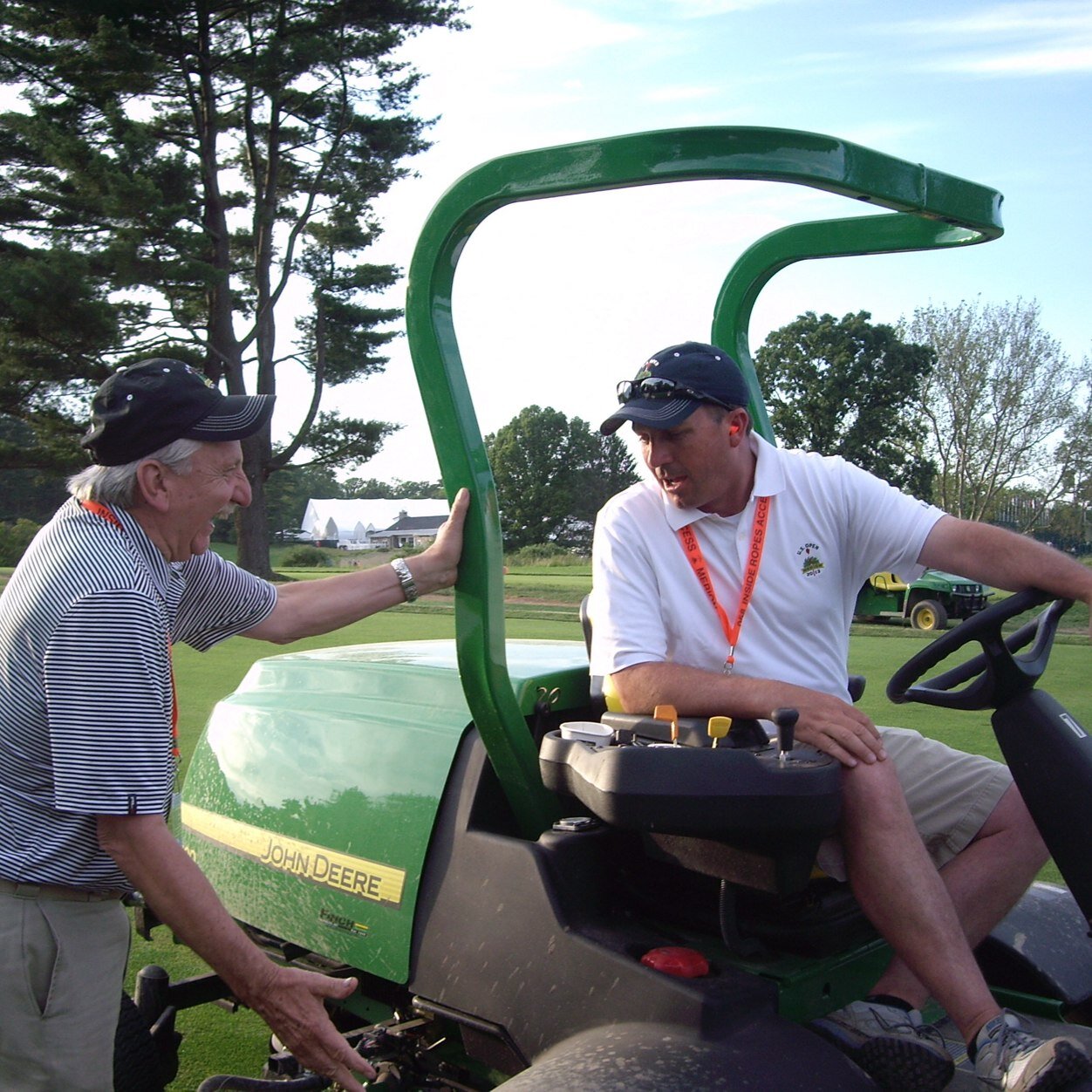 @PSUTurf Alum selling John Deere Golf equipment in the Philly suburbs. Views are my own.