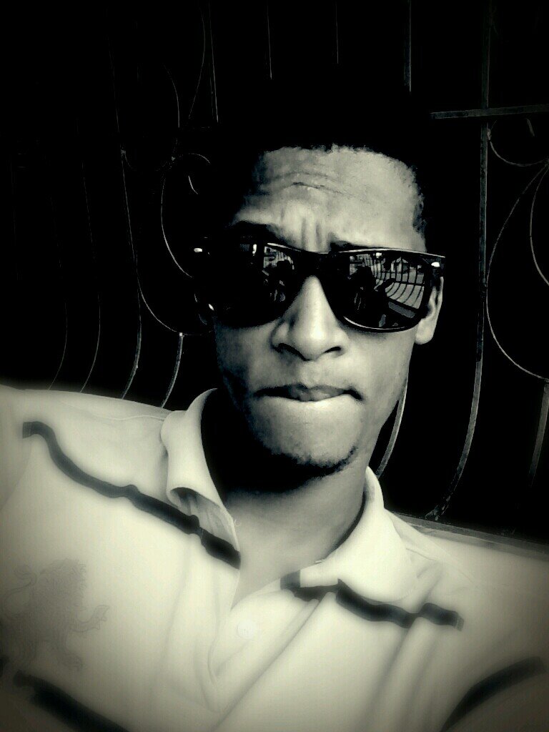 eme' yo... la vida.  estudios... trabajos..cosas normales. ..jejejejr