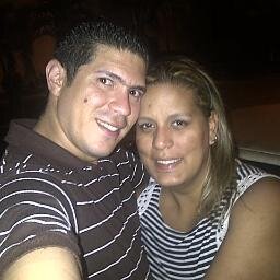 Disfrutar con las personas que quiero, se necesita solo una sonrisa para hacer que un dia oscuro sea claro.... vive el momento día a día, me encanta el cine.