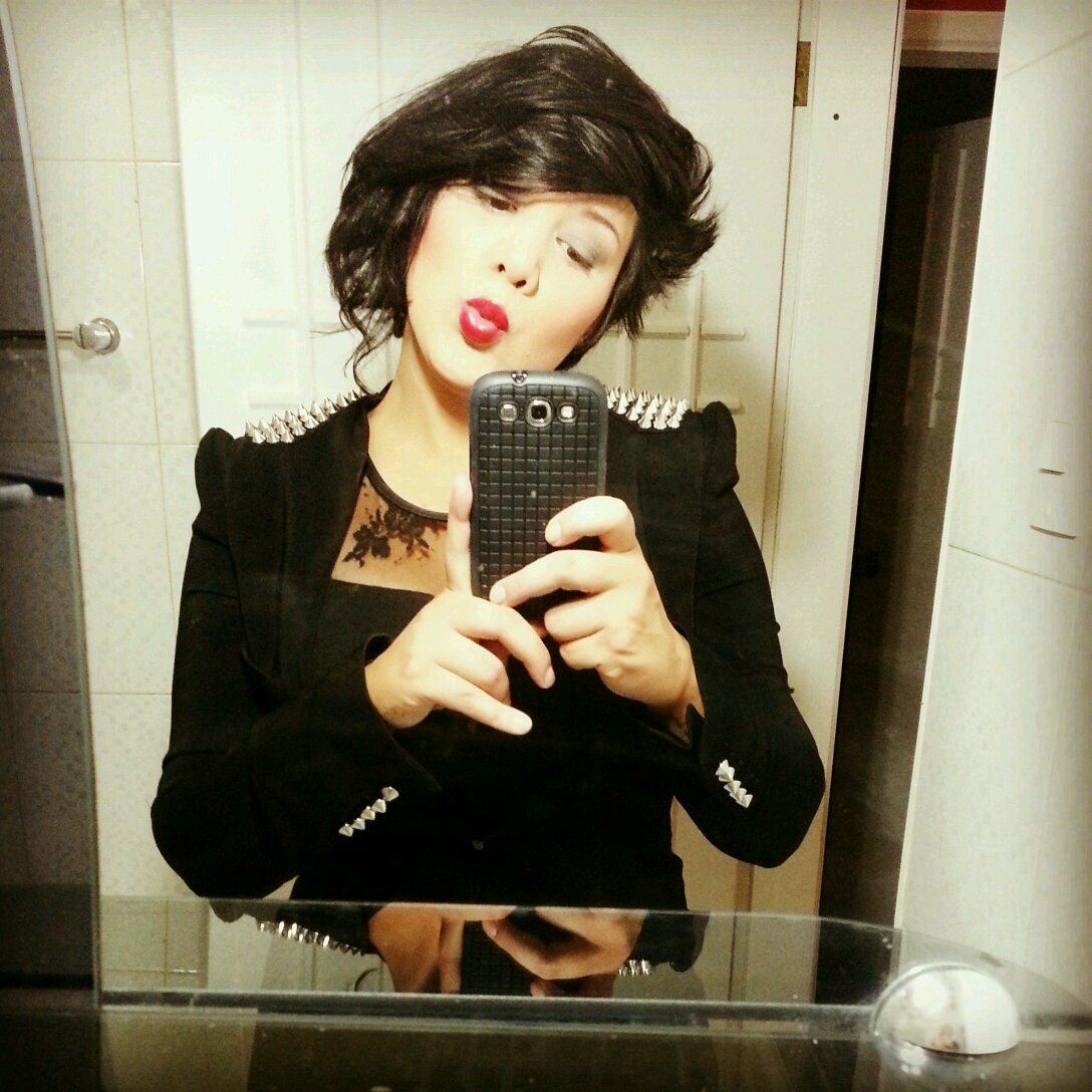 She´s a dreamer in her dreams.