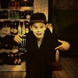 RogMateo's profile picture. on s'en jaiiille ;)  une bitch resstera a jamais une bitch  !! :3 but do not get fucked by a bitch must fuck ^^!! 
  http://t.co/zoa7yWnbaO