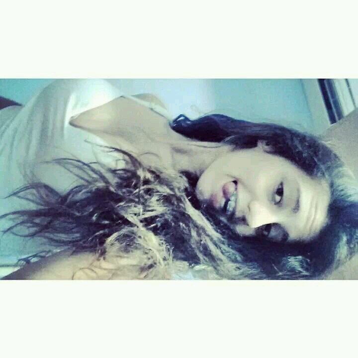Queira viver, viver melhor, viver sorrindo e até os cem. Tô feliz, tô despreocupada, com a vida eu tô de bem. 