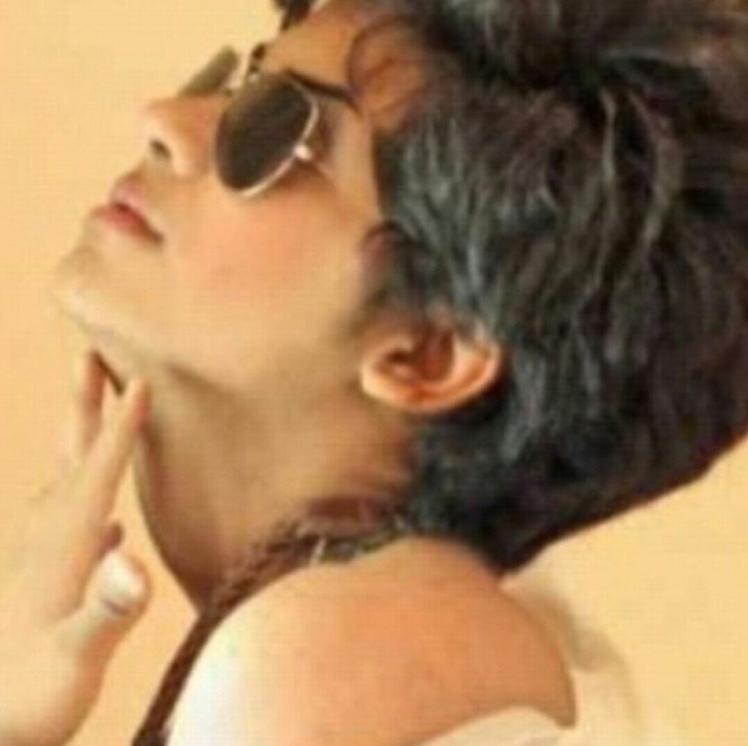 مززاجيهه ، عنيدهه ، متبلدهه ، والي براسي بسويهه ، وماله داعي ترجون راسسسي بنصايحكمم ، من عششاق الزعييم♡♡ 1996م
