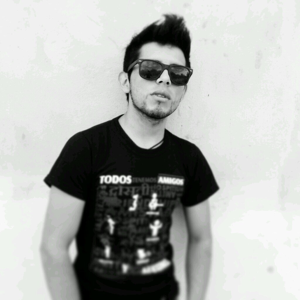 vocalista y compositor en @nawelyabel  Asuncion Paraguay...